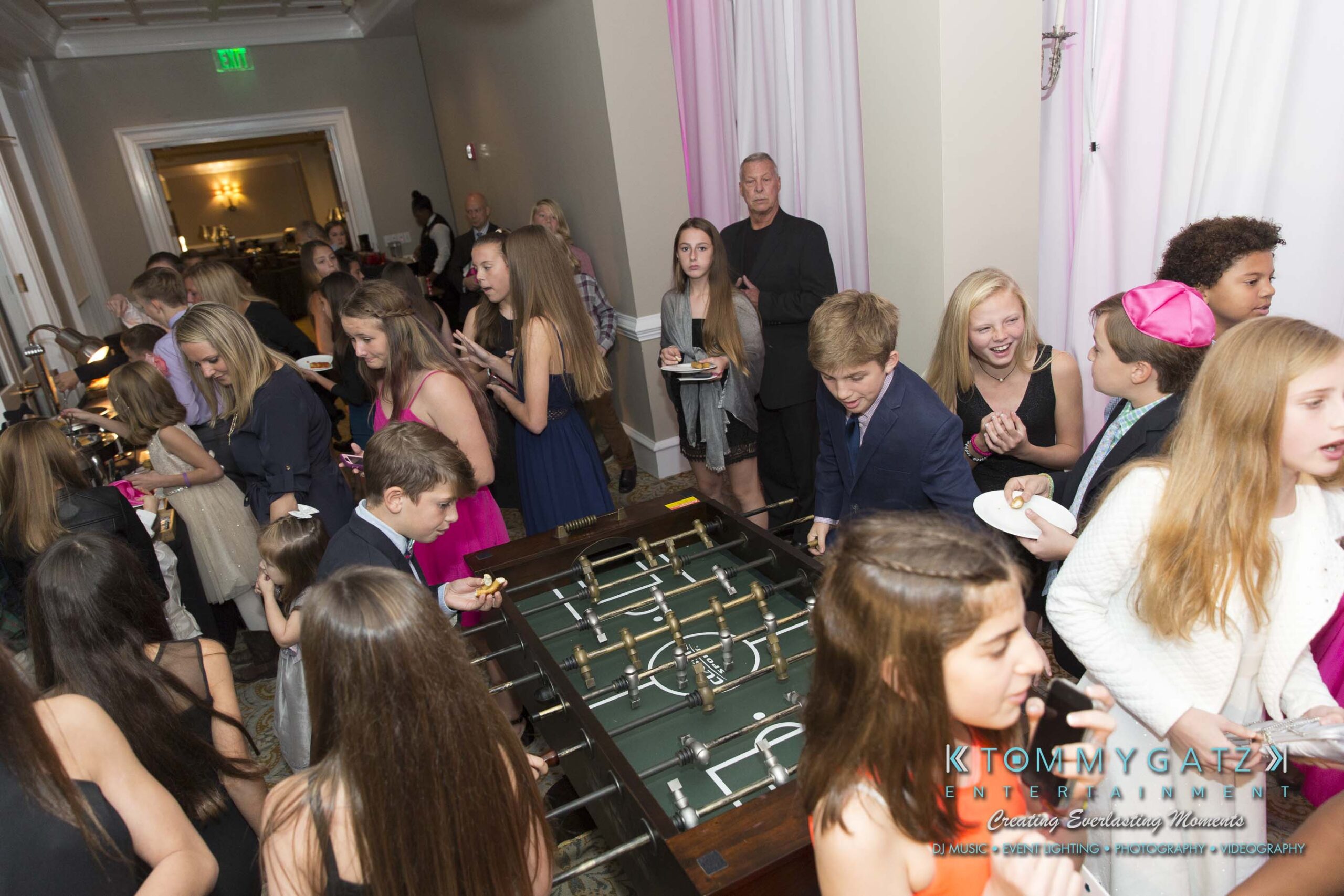 Dylans-Bat-Mitzvah-SOCIAL-HOUR-Low-Res-WM-15 - TOMMY GATZ ENTERTAINMENT