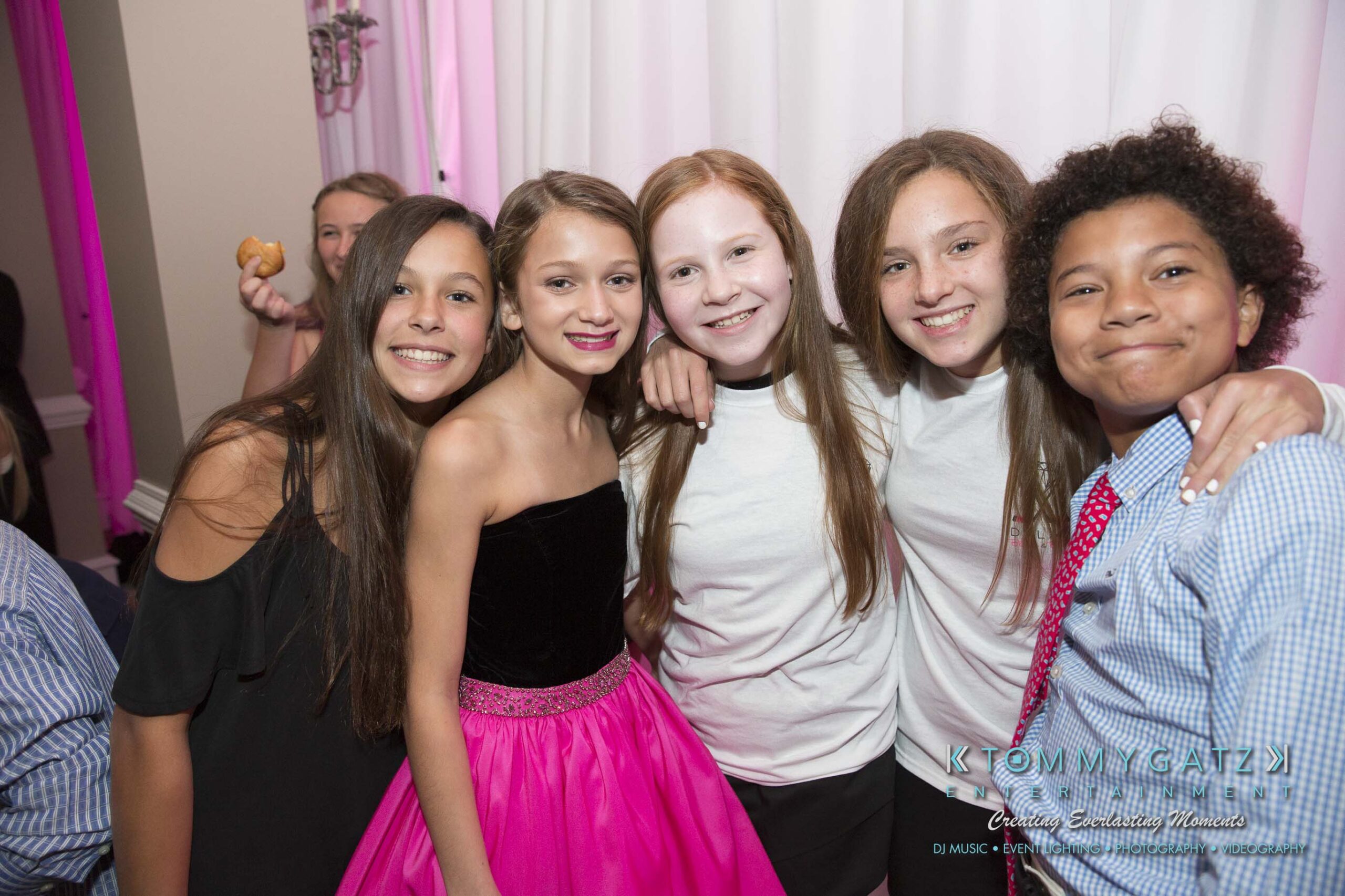 Dylans-Bat-Mitzvah-SOCIAL-HOUR-Low-Res-WM-17 - TOMMY GATZ ENTERTAINMENT