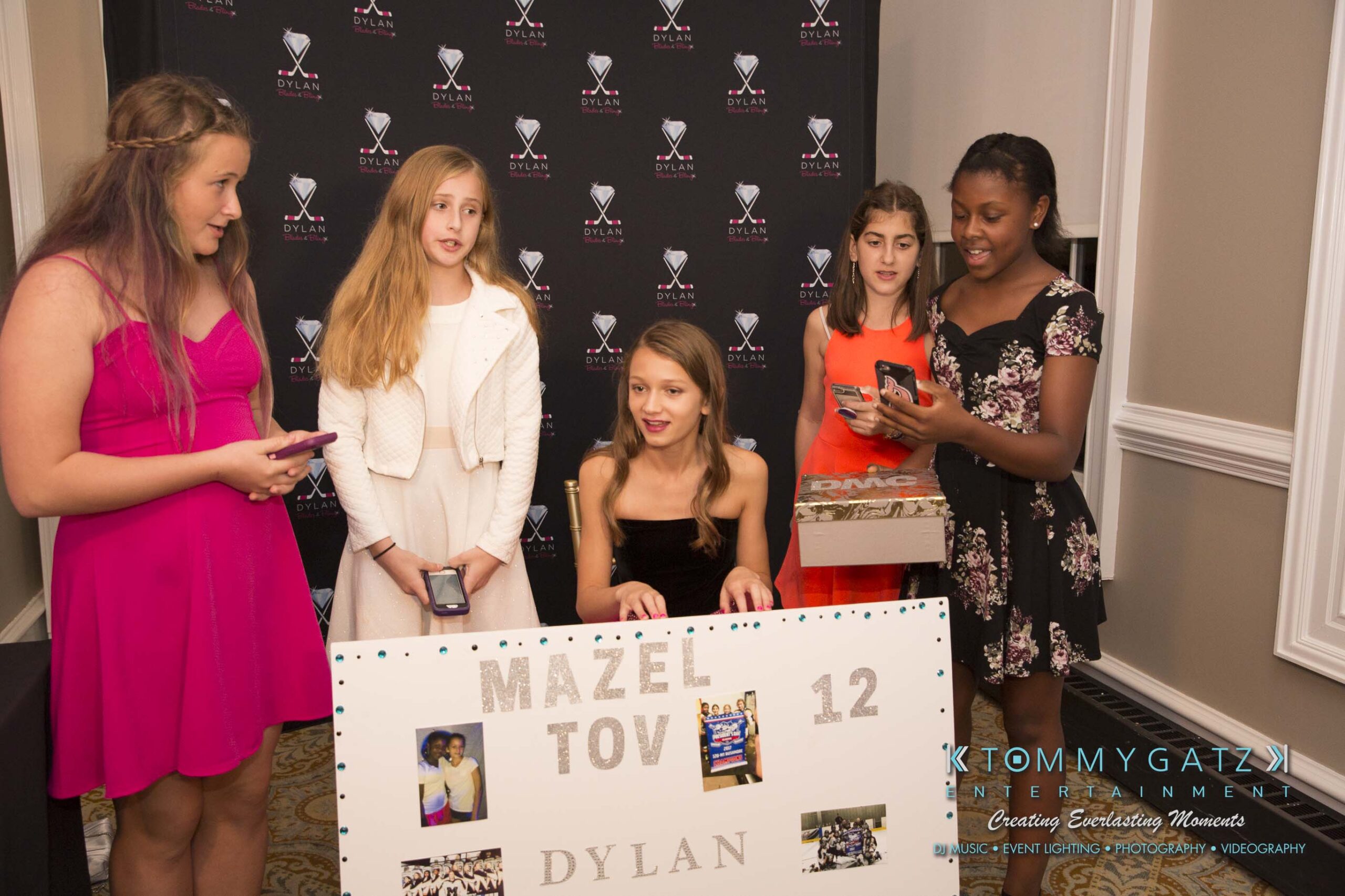Dylans-Bat-Mitzvah-SOCIAL-HOUR-Low-Res-WM-42 - TOMMY GATZ ENTERTAINMENT