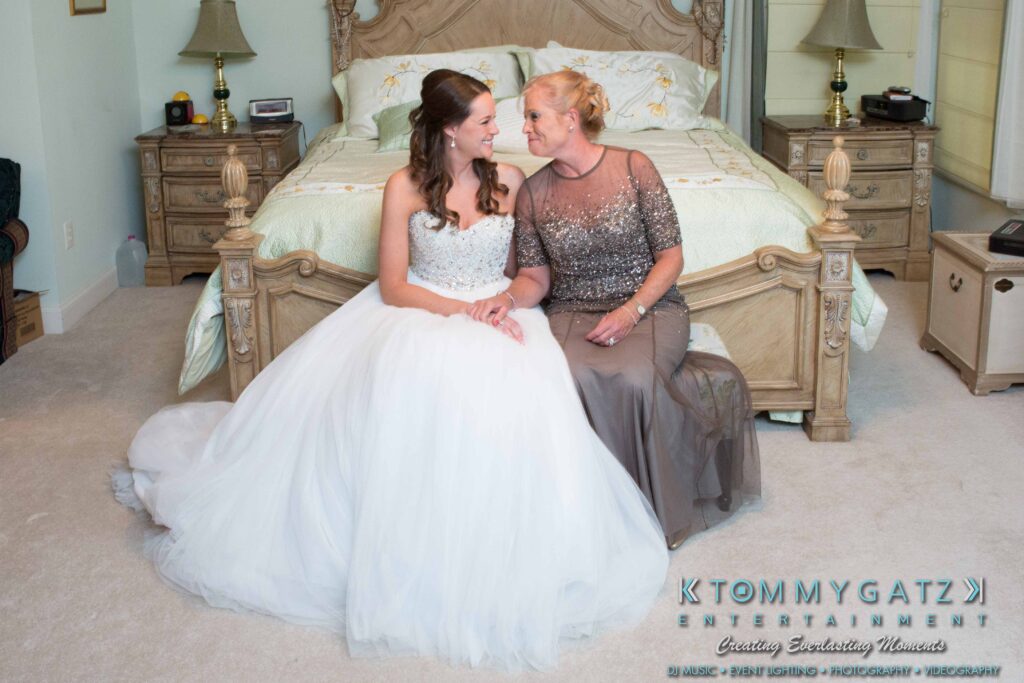 JulieKyleLongWedding11715-109 - TOMMY GATZ ENTERTAINMENT