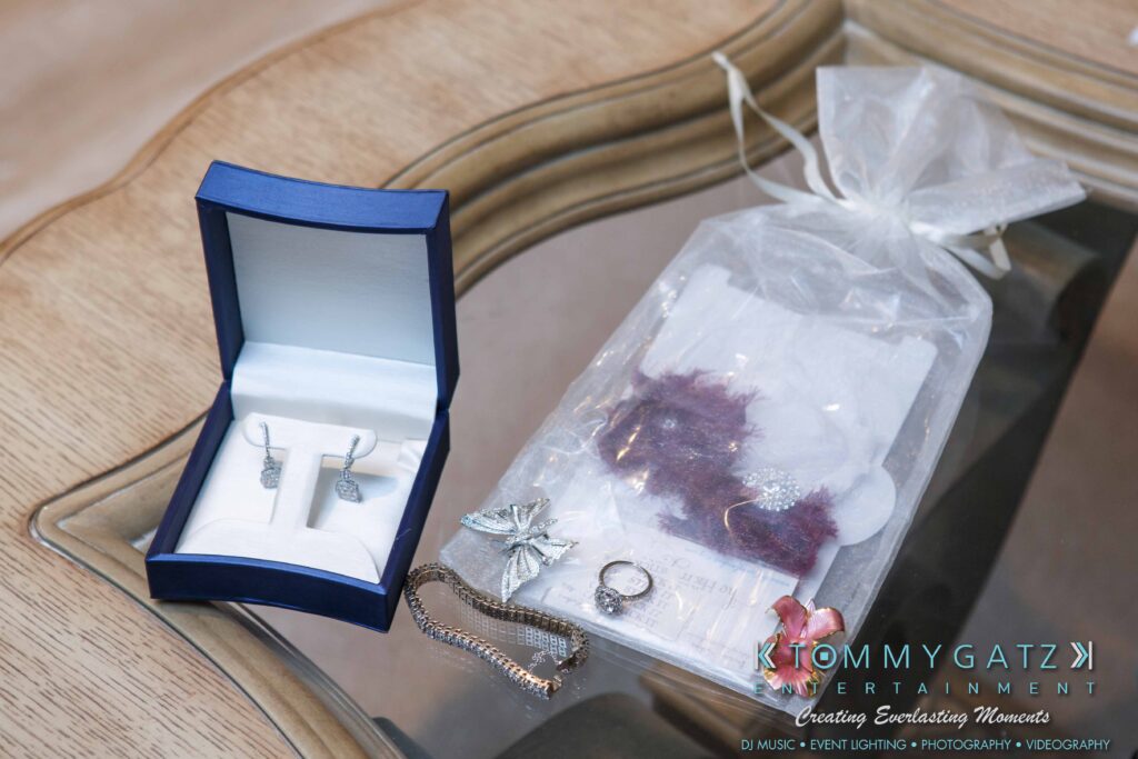 JulieKyleLongWedding11715-4 - TOMMY GATZ ENTERTAINMENT