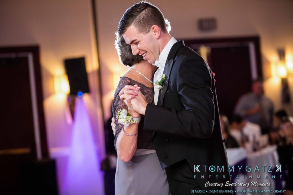 JulieKyleLongWedding11715-811 - TOMMY GATZ ENTERTAINMENT