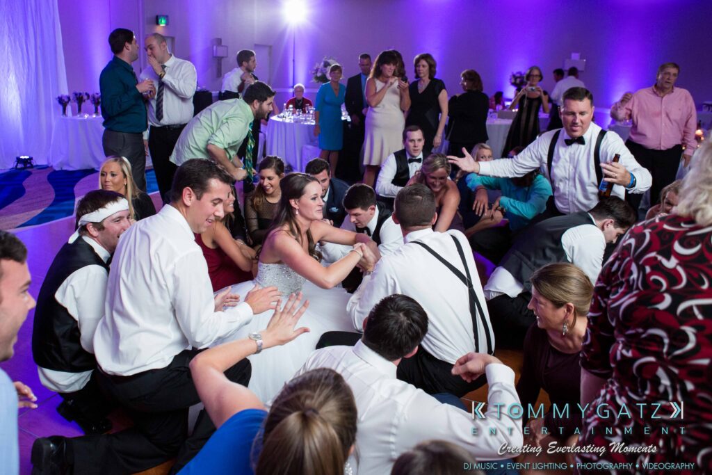 JulieKyleLongWedding11715-931 - TOMMY GATZ ENTERTAINMENT